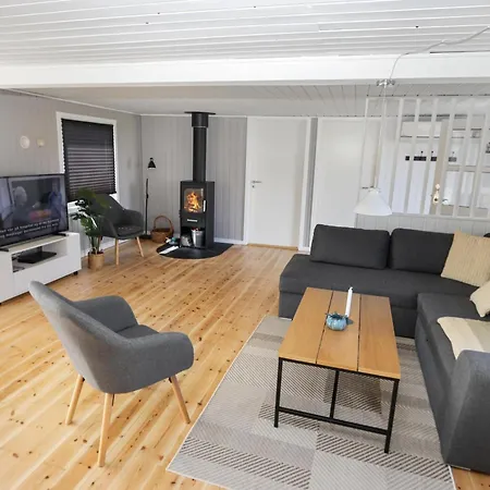 Feriehus Hyggeligt Ved Gjellerodde Sj733